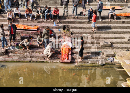 cremation ceremony at Pashtupatinath, Kathmandu, Nepal Stock Photo