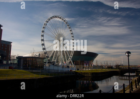 Ferris wheel and conference centre, Liverpool Stock Photo