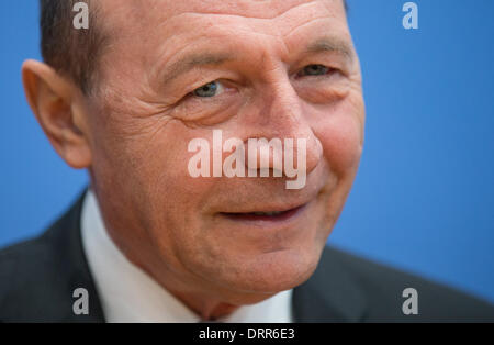 Berlin, Germany. 31st Jan, 2014. Romanian President Traian Basescu gives a press conference in Berlin, Germany, 31 January 2014. Basescu criticized the debate about poor Romanian immigrants in Germany. Photo: HANNIBAL/dpa/Alamy Live News Stock Photo