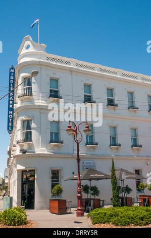 Victorian-era hotel in the bayside Melbourne suburb of Middle Park Stock Photo