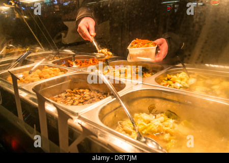 Popular Fast Food in China Hot fast food self service counter in supermarket Stock 