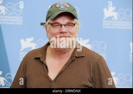 Venice, Italy. 01st Sep, 2012. US actor Philip Seymour Hoffman poses during a photocall of the movie 'The Master' during the 69th Venice International Film Festival in Venice, Italy, 01 September 2012. The movie is presented in the official competition 'Venezia 69' of the festival, which runs from 29 August to 08 September. Photo: Jens Kalaene dpa/Alamy Live News Stock Photo