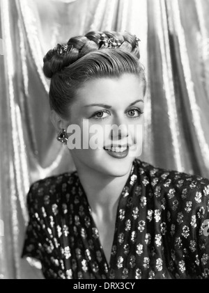 ANGELA LANSBURY  Anglo-Irish American stage and film actress about 1945 Stock Photo