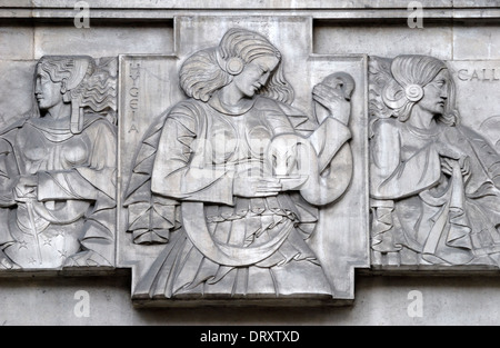 London, England, UK. The Princess Royal Nurses Home, Bas relief sculpture (Eric Aumonier) Hygeia flanked by the nine muses. Stock Photo