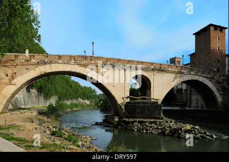 bridge Pons Fabricius ( Ponte dei Quattro Capi), the oldest Roman bridge in Rome, Italy Stock Photo