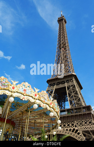 The Eiffel Tower (Tour Eiffel) against a blue summer sky in Paris, France. Stock Photo