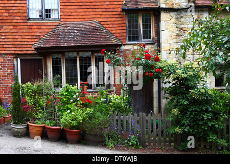 Historic cottages in Leicester Square  , Penshurst , Kent , England Stock Photo