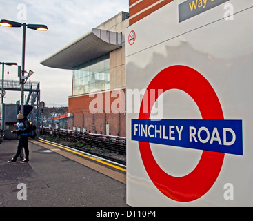 Roundel at Finchley Road Underground Station platform, London, England, United Kingdom Stock Photo