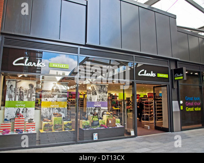 clarks outlet store london