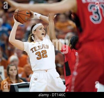 Austin, Texas, USA. 5th Feb, 2014. February 05, 2014: Texas Longhorns Brandy Saunders #32 in action during the NCAA Women's Basketball game between Texas Tech at the Frank Erwin Center, Austin TX. Credit:  csm/Alamy Live News Stock Photo