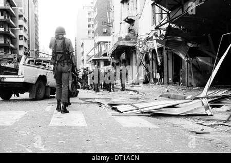 SHELL HOUSE BOMBING. Right Wing Bombers detonated car bombs outside Shell House (ANC Offices) prior to the 1994 democtatic Stock Photo