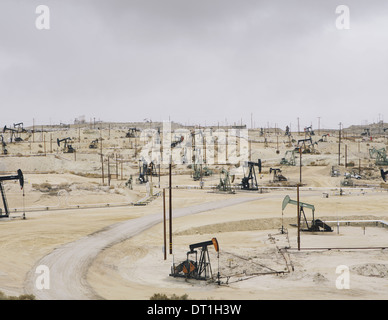 Oil rigs and wells in the Midway-Sunset shale oil fields the largest in California Stock Photo