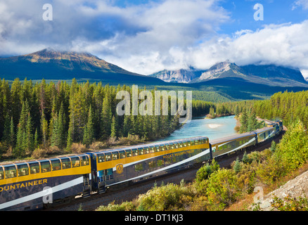 Rocky Mountaineer train at Morant's curve in the Canadian Rockies, Banff National Park, UNESCO Site, Alberta Canada