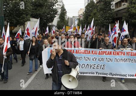 Athens, Greece. 6th Feb, 2014. State hospital doctors, nurses, dentists and employees of the country's main healthcare provider EOPYY protest in the center of Athens against troika-imposed plan to streamline the primary healthcare sector as the blueprint goes to a vote in Parliament. Unionists representing the healthcare workers argue that the reforms will ''destroy'' the Greek healthcare sector and lead to indescribable difficulties for patients Credit:  Aristidis Vafeiadakis/ZUMAPRESS.com/Alamy Live News Stock Photo