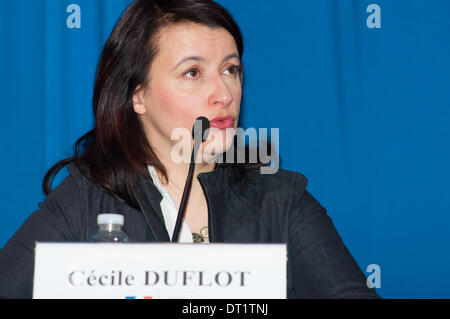 Cécile Duflot, French Ministre de l'Egalité des Territoires et du Logement, introduces the new law regarding housing regulations Stock Photo