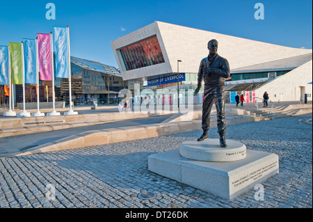 Captain F J Walker Statue & The Museum of Liverpool, The Pier Head, Liverpool, Merseyside, England, UK Stock Photo