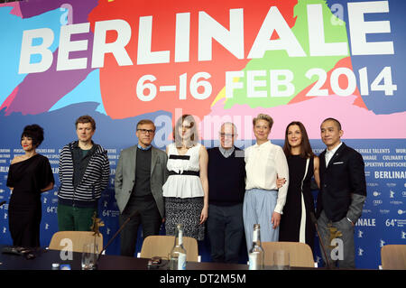 Berlin, Germany. 6th Feb, 2014. Mitra Farahani, Michel Gondry, Christoh Waltz, Greta Gerwig, James Schamus, Trine Dyrholm, Barbara Broccoli and Tony Leung during the Jury press conference at the 64th Berlin International Film Festival / Berlinale 2014 on February 6, 2014 in Berlin, Germany. Credit:  dpa/Alamy Live News Stock Photo