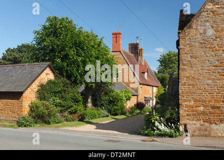 Ironstone Cottages in Great Brington. Northamptonshire. England. UK. Stock Photo