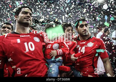 Isa Town, Bahrain. 6th Feb, 2014. Isa Town Bahrain - Final Match in the 16th Asian men 2014 Handball Championship between Bahrain VS Qatar on February 06, 2014 © Ahmed Alfardan/NurPhoto/ZUMAPRESS.com/Alamy Live News Stock Photo