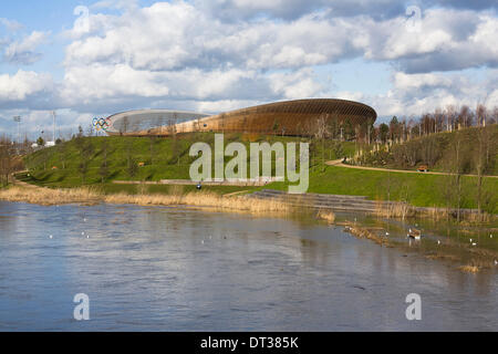 LONDON, UK, 7th Feb, 2014. River Lea floods part of Queen Elizabeth Olympic Park, London. Bad weather continues to disrupt the UK. Credit:  Toby Andrew/Alamy Live News Stock Photo