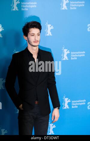 Berlin, Germany. 7th Feb, 2014. Pierre Niney during the photocall ''Yves Saint Lourent'' in Berlinale, on February 7, 2014. © Goncalo Silva/NurPhoto/ZUMAPRESS.com/Alamy Live News Stock Photo