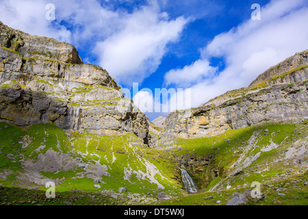 Cascada Cola de Caballo waterfall and Circo de Soaso at Ordesa Valley Aragon Huesca Pyrenees of Spain Stock Photo