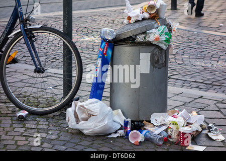 Overfull Trash or Rubbish Bin Stock Photo - Alamy