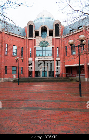 Hull Crown Court and Combined Centre building Kingston upon Hull, East Riding, Yorkshire, UK, England GB front entrance Stock Photo