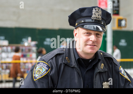 policeman-protecting-nyc-