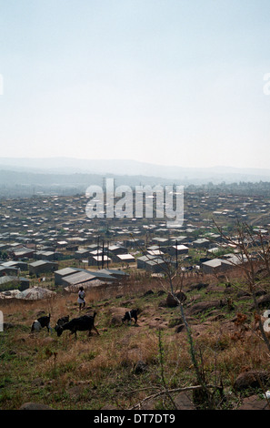 Informal Settlements in and around the edge of city of Pietermaritzburg. 17 AUGUST PIETERMARITZBURG SOUTH AFRICA PHOTO/JOHN Stock Photo