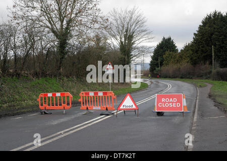 Ryall,  Worcestershire. 11th Feb, 2014. Road Closed due to flooding, the River Severn bursting its banks near Upton upon Severn England Stock Photo