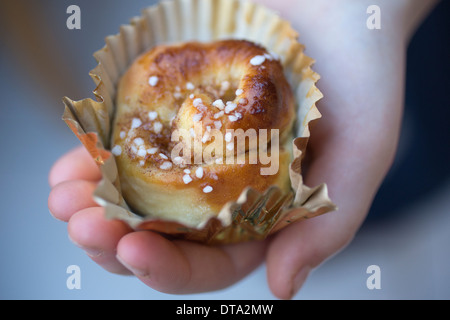 Cinnamon buns or rolls, Swedish Kanelbullar. Dark background. Top view ...