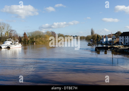 Flooded River Severn at Upton-on-Severn in Worcestershire Stock Photo