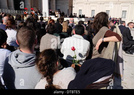 St. Peter's Square, Vatican, Rome, Italy. 14th Feb, 2014. The Pope invited 'engaged' couples to spend St. Valentines's Day withim, resulting in thousands of couples from all over the world visit St. Peter’s Square to listen to Pope Francis on Valentine's Day. Credit:  Realy Easy Star/Alamy Live News Stock Photo