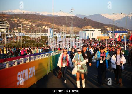 Sochi, Russia. 15th Feb, 2014. People walk over the footbridge to the Olympic Parc at the Sochi 2014 Olympic Games, Sochi, Russia, 15 February 2014. Photo: Michael Kappeler/dpa Credit:  dpa picture alliance/Alamy Live News