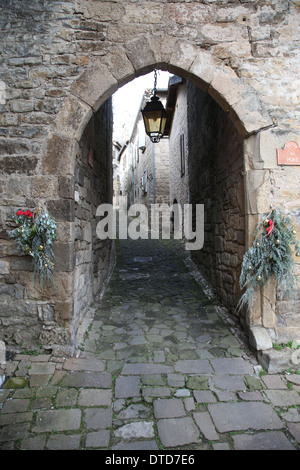 Stone Arch at Penne, Gorge d'Aveyron, Tarn, Midi Pyrenees, France Stock Photo