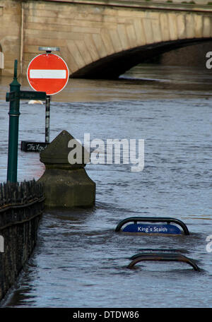 York, UK. 16th February 2014. King's Staith in York flooded by the river Ouse on the 16th of February. York is regularly flooded by the River Ouse. Credit:  CHRIS BOSWORTH/Alamy Live News Stock Photo