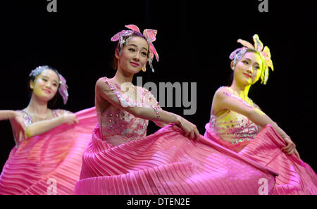 Boston, USA. 16th Feb, 2014. Dancers perform during the 'Cultures of China, Festival of Spring' performance in Boston, Massachusetts, the United States, Feb. 16, 2014. Credit:  Yin Bogu/Xinhua/Alamy Live News Stock Photo