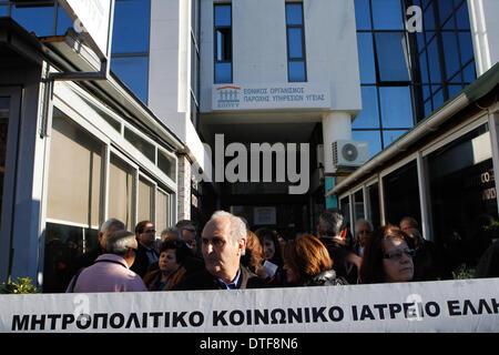 Athens, Greece. 17th Feb, 2014. Doctors, who have been on strike for more than two months, protested outside EOPYY(National Organisation for Healthcare Provision) offices in Athens against the government decision to close EOPYY clinics for a month pending the launch of a new primary healthcare system. The reforms are part of cost-cutting and efficiency-boosting measures Greece is implementing in exchange for the international rescue loans that have kept the country afloat since 2010. Credit:  Aristidis Vafeiadakis/ZUMAPRESS.com/Alamy Live News Stock Photo