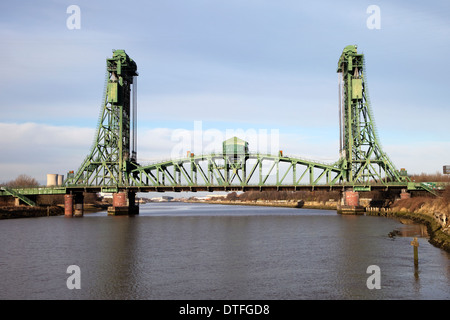 The Tees Newport Bridge is a vertical lift bridge spanning the River Tees between Middlesbrough and Stockton-on-Tees in England. Stock Photo