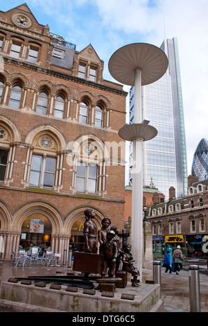 'Children of the Kindertransport' Statue, Hope Square, Liverpool Street Station, City of London, London, England, United Kingdom Stock Photo