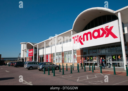 st-peter-s-retail-park-in-mansfield-nottinghamshire-england-uk-stock
