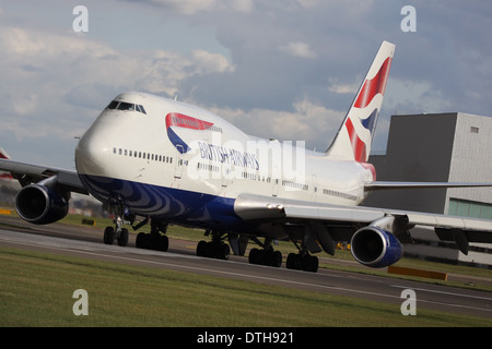 British Airways Boeing 747-400 at London Heathow International Airport Stock Photo