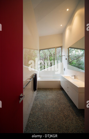 Bathroom in Klein Bottle House, holiday home, mathematically inspired, origami house on the Mornington Peninsula, Australia Stock Photo
