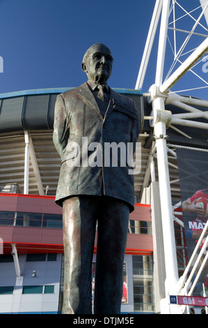 Statue Of Sir Tasker Watkins VC By Roger Andrews, Outside Of The ...