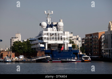 Octopus Super Yacht moored in Canary Wharf London 24 July 2012. Stock Photo