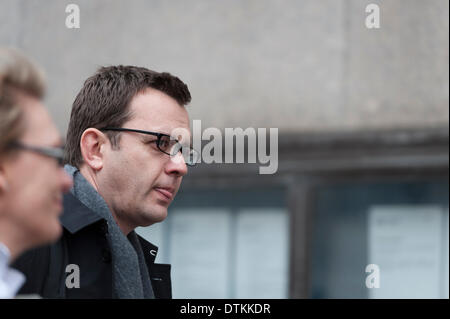 London, UK . 20th Feb, 2014. The phone-hacking trial continues at the Old Bailey in London with former News of the World executives entering their second day of their defence against allegations of illegally intercepting voicemail messages on mobile phones amongst other related charges. Pictured: Andy Coulson (2nd left). Credit:  Lee Thomas/Alamy Live News Stock Photo