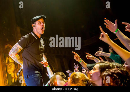 Al Barr, lead singer with the Dropkick Murphys Stock Photo - Alamy