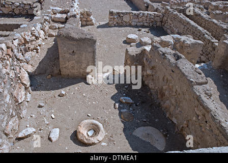 Deir el Medina:worker's village: view of the walls of the ancient houses Stock Photo