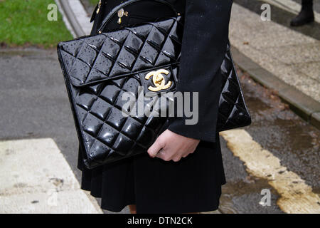 Milan, Italy. 19th Feb 2014. Blogger Chiara Ferragni arriving at the Gucci show in Milan - Feb 19, 2014 - Photo: Runway Manhattan/Paolo Diletto Credit:  dpa picture alliance/Alamy Live News Stock Photo